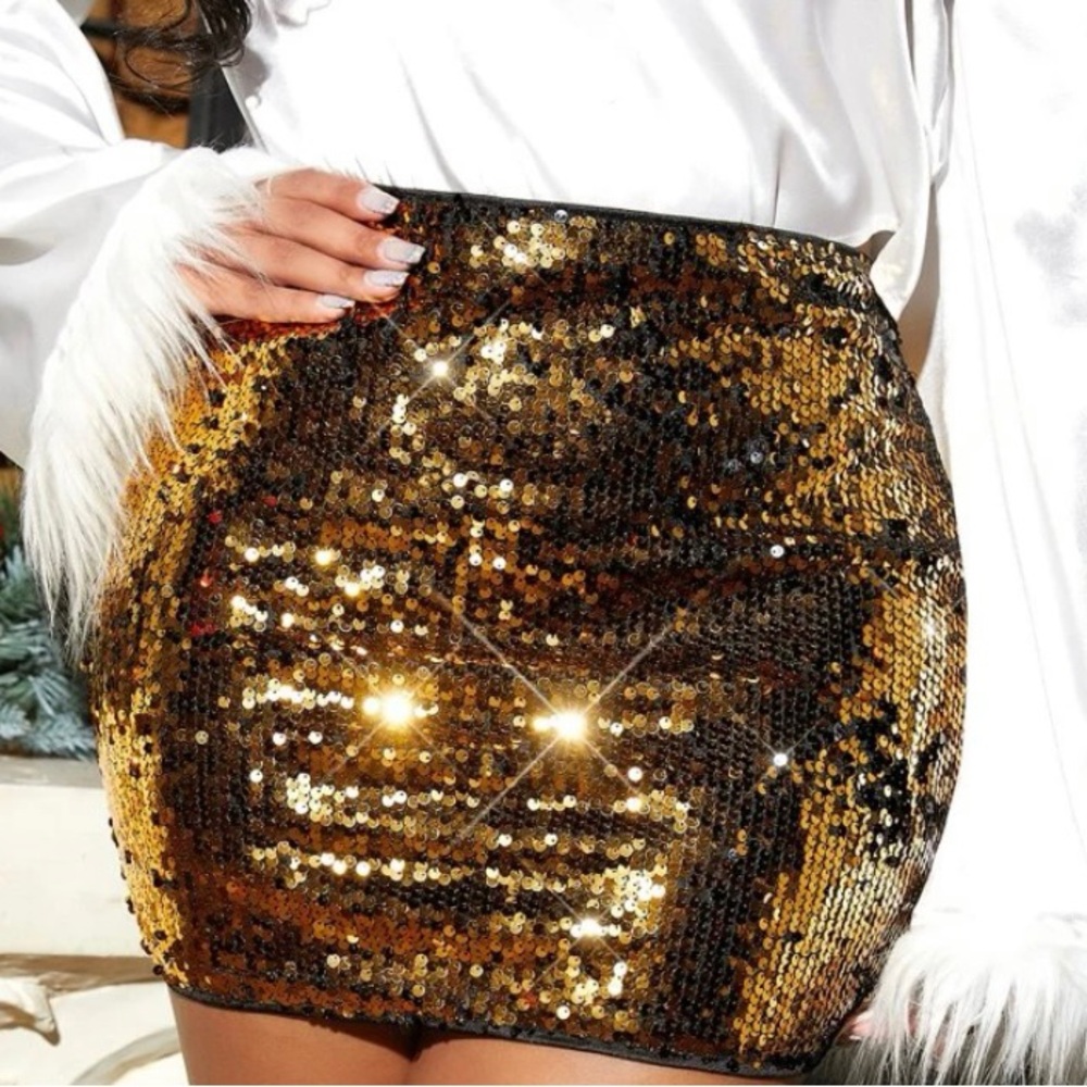 Gold Sequin Mini Skirt NWOT ⚜️✨